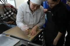 «Уңыш (Успех)» концепциясе гамәлдә: Мөслимдә яшьләр «Һөнәргә беренче адымнар» проектында эшче профессияләрен сынап карады