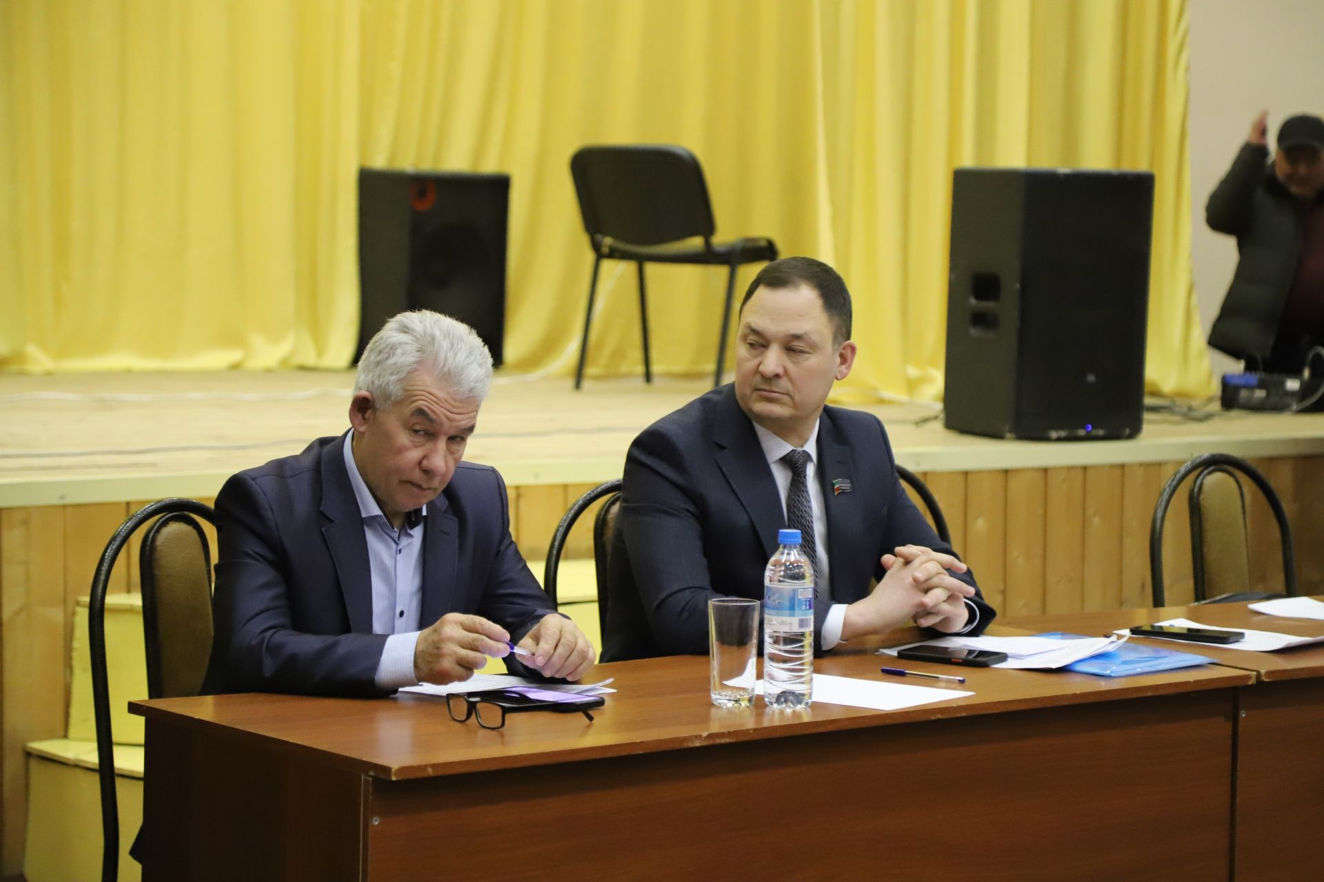 Кузгатсаң, авыр таш та җиңеләя
