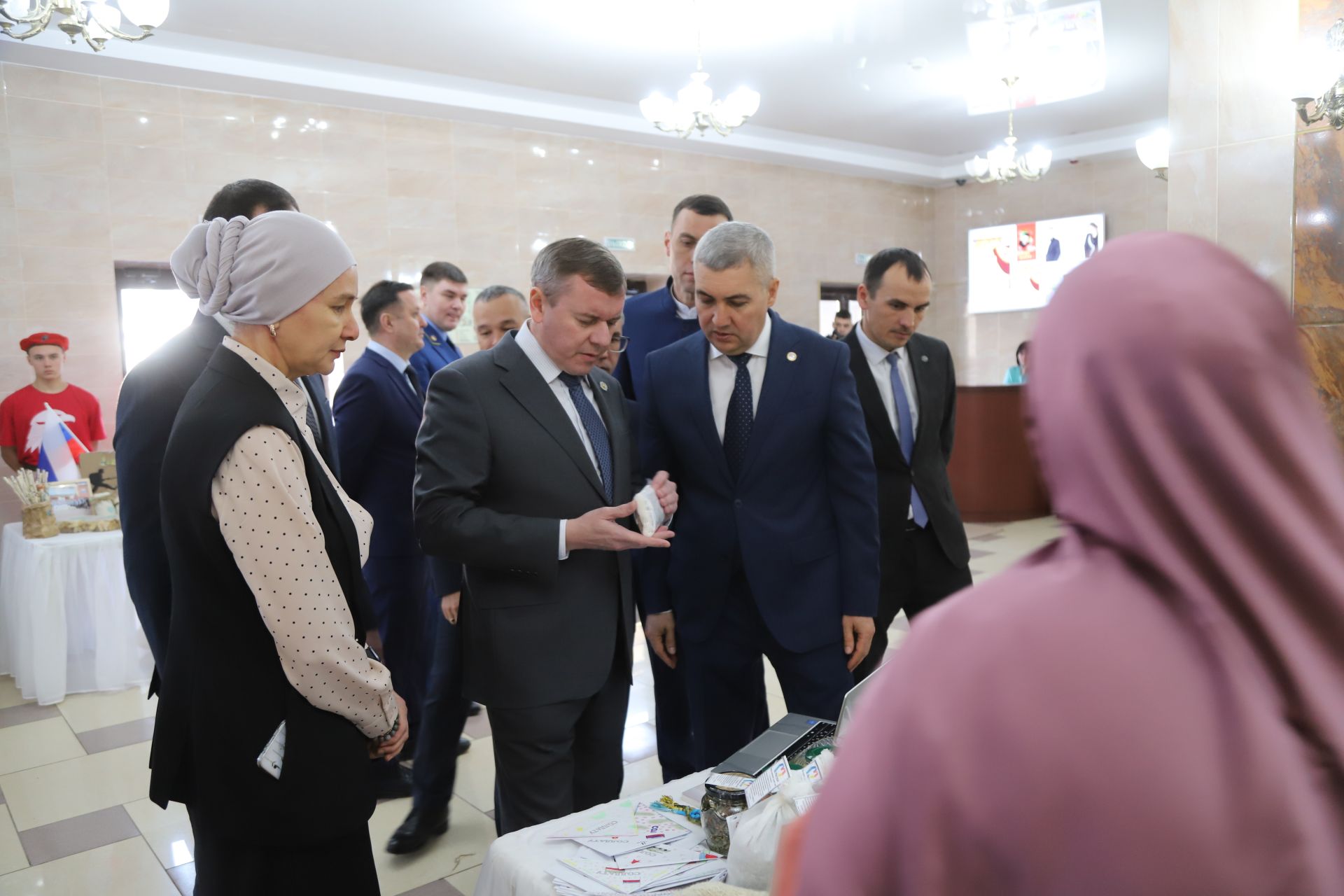 Бүген З. Басыйрова исемендәге район мәдәният йортында Мөслим район Советының IV чакырылыш XXXIX отчет сессиясе узды