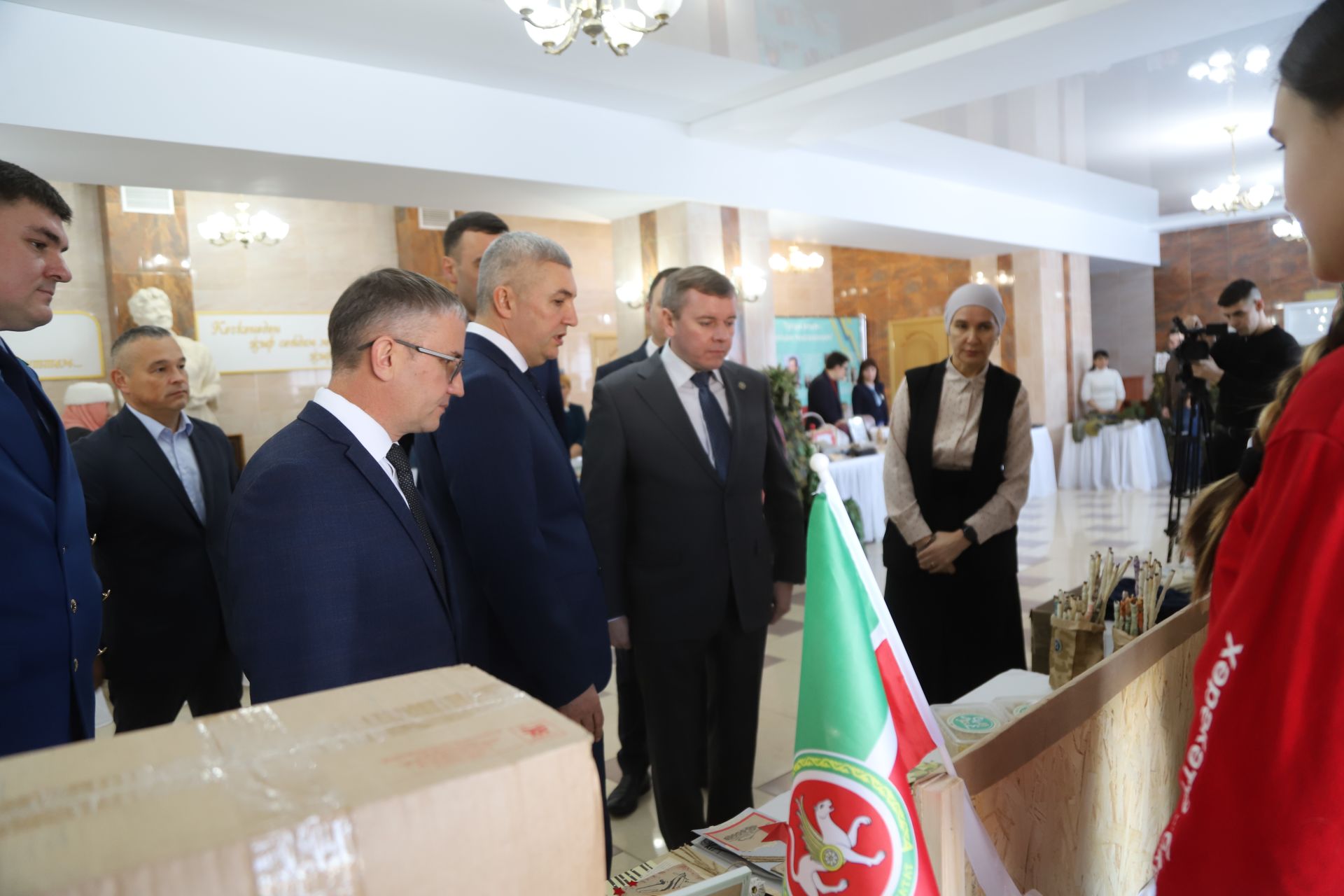 Бүген З. Басыйрова исемендәге район мәдәният йортында Мөслим район Советының IV чакырылыш XXXIX отчет сессиясе узды