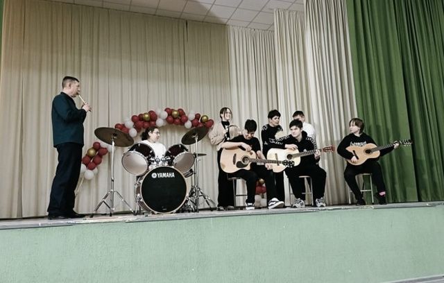 Мөслим балалар сәнгать мәктәбе укытучылары осталык дәресе үткәргәннәр