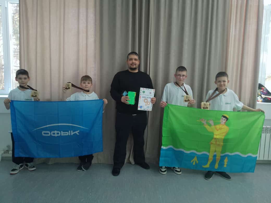 Бүген  укучылар Мамадышта «Робототехника», «Дроннар очырту», «Автомодельләштерү», «Самолет очырту», «Лабиринт» номинацияларында көчләрен сынадылар