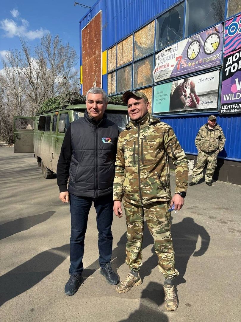 Район башлыгы Альберт Хуҗин җитәкчелегендә бертөркем райондашларыбыз МХОдәге егетләргә ярдәм йөге тапшырды