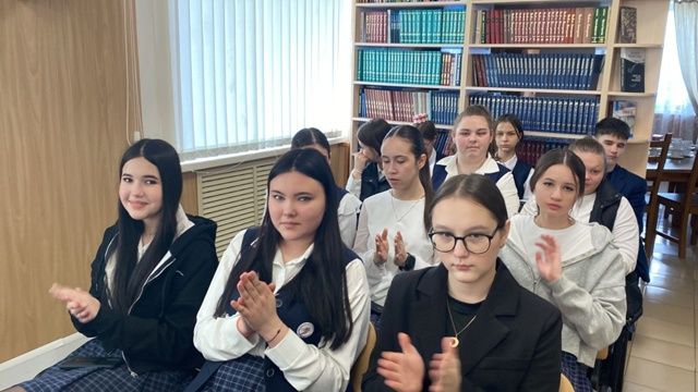 “Җиңү көнен алып килә язлар” исемле очрашу узды