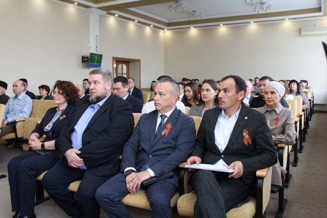 Кичә район хакимиятенең актлар залында чираттагы киңәйтелгән киңәшмә узды
