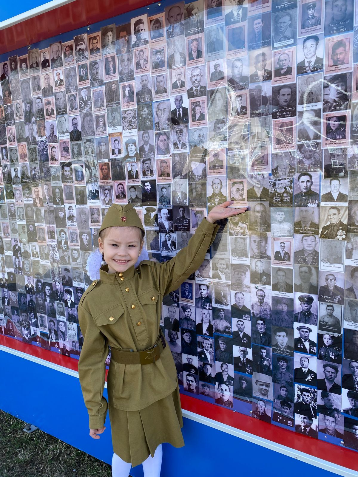 Бөек Җиңүгә 80 ел тулуга багышланган шигырь һәм җыр бәйгесенә килгән 12нче катнашучы белән таныштырабыз