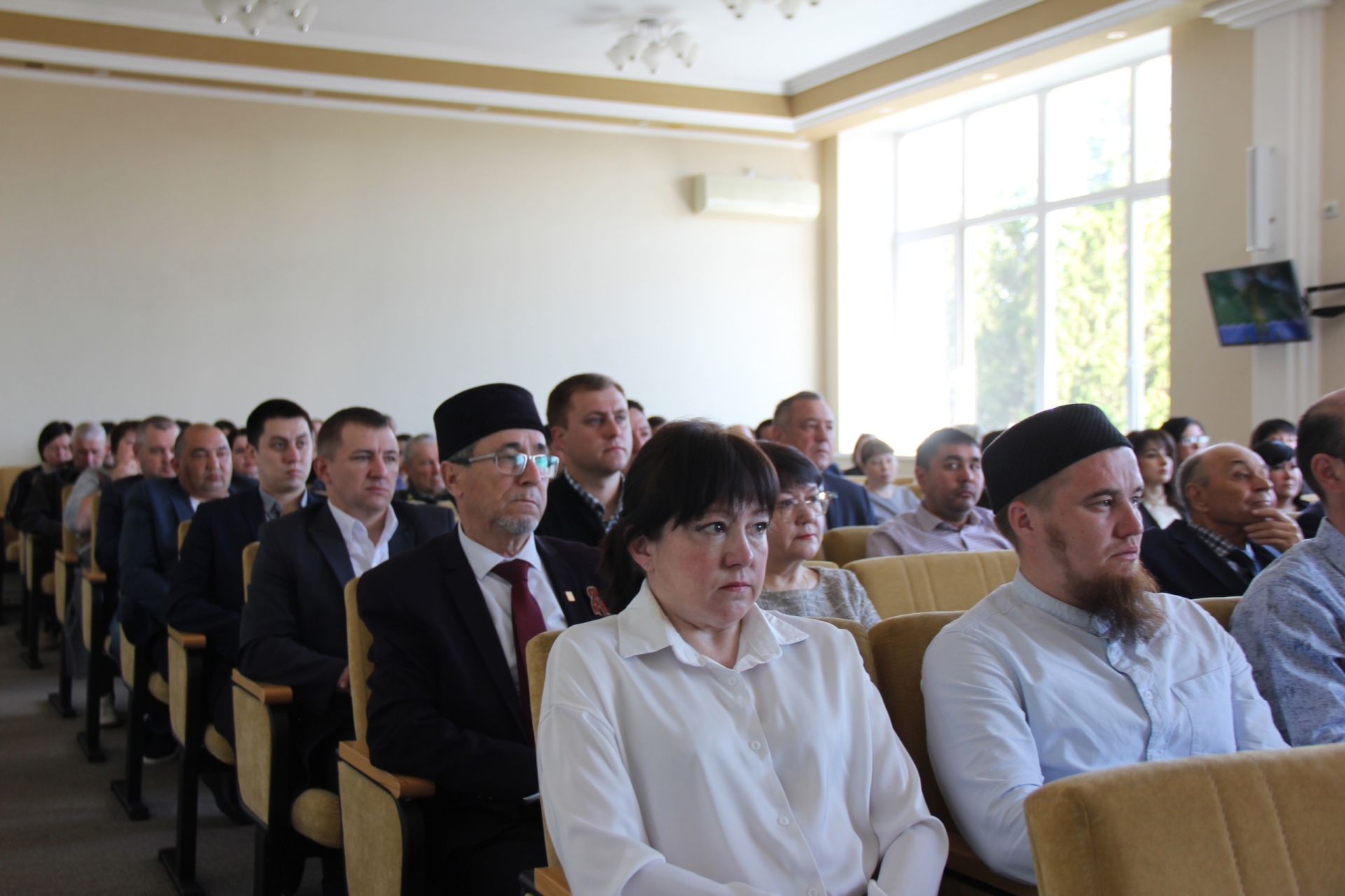 Бүген район башлыгы Альберт Хуҗин җитәкчелегендә бүлек, оешма-предприятие җитәкчеләре белән киңәйтелгән киңәшмә узды