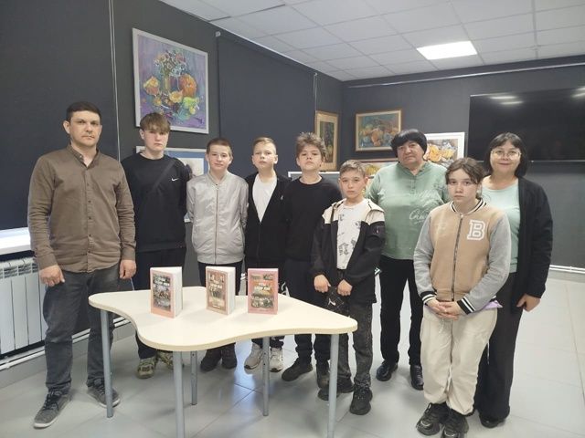 Тойгелде төп мәктәбе укучылары «Батырлар йорты»на һәм музейга кунакка килде