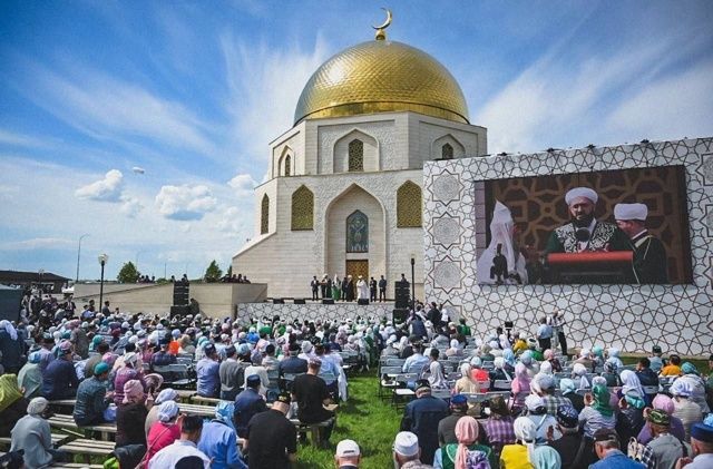 Бертөркем делегациясе Альберт Хуҗин һәм Илгиз Сөнгатуллин белән Болгар җыенында – Районның тарихи-мәдәни катнашы