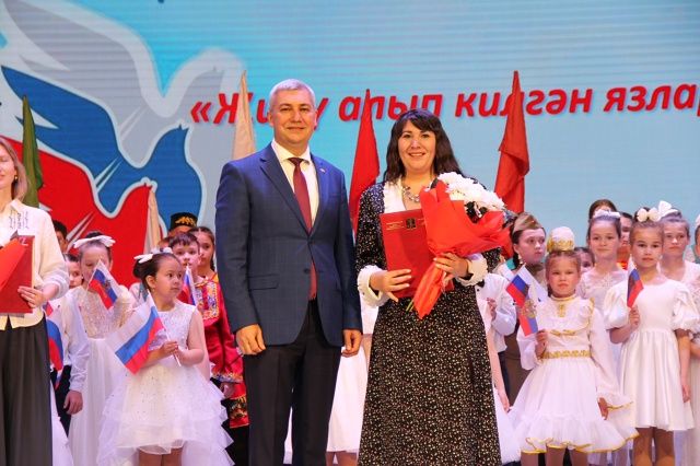 Балалар сәнгать мәктәбенең иҗади-отчет концертында бүләкләр дә тапшырылды