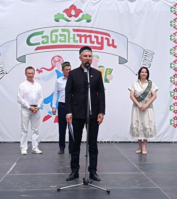 24 май көнне бертөркем райондашларыбыз район башлыгы Альберт Хуҗин җитәкчелегендә Әстерханда өлкә Сабантуенда катнашты