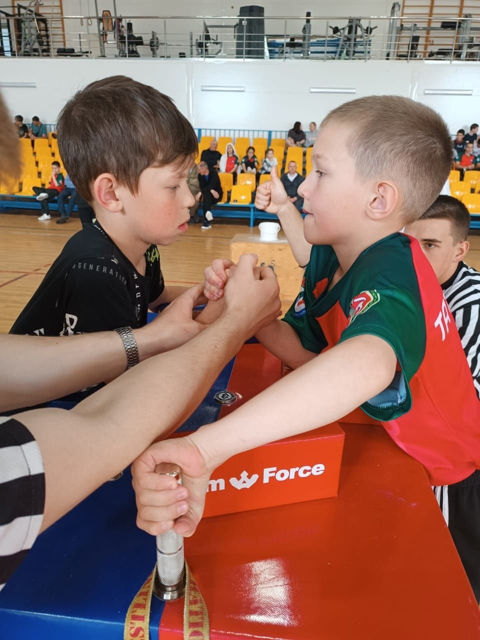 22 май көнне спорт мәктәбендә армрестлинг буенча район беренчелеге узды