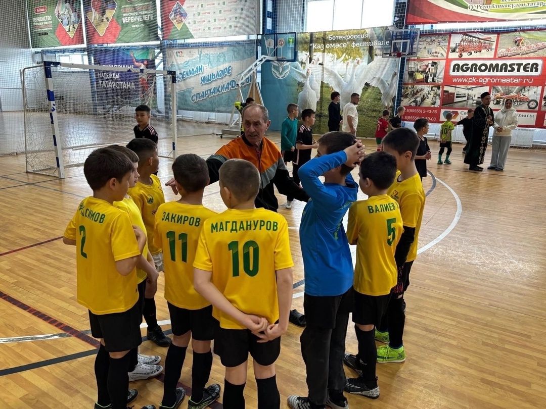«Яшьлек» спорт комплексында май бәйрәмнәренә һәм райондашыбыз Фәйрүз Минһаҗетдинов истәлегенә футбол ярышлары узды.