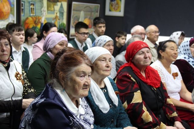 Бөек Җиңүнең 80 еллыгы уңаеннан туган якны өйрәнү музеенда «Утлы еллар аша» китабының lll бүлеген тәкъдир итү кичәсе узды
