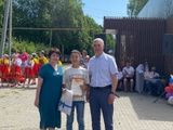 Балаларны яклау көне уңаеннан «Мөслим йөрәге» скверында җыр- шигырьләргә бай булган күңелле чара үткәрелде