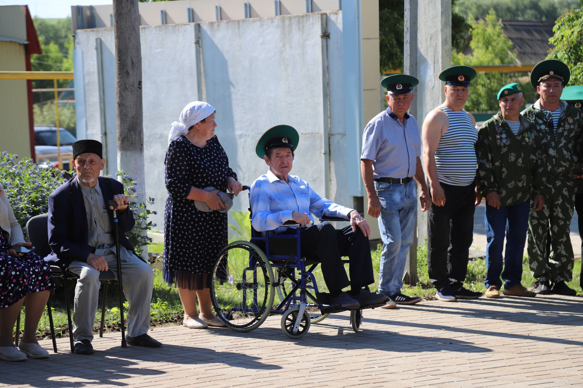 Метрәйдә чик сакчылары әләме җилферди
