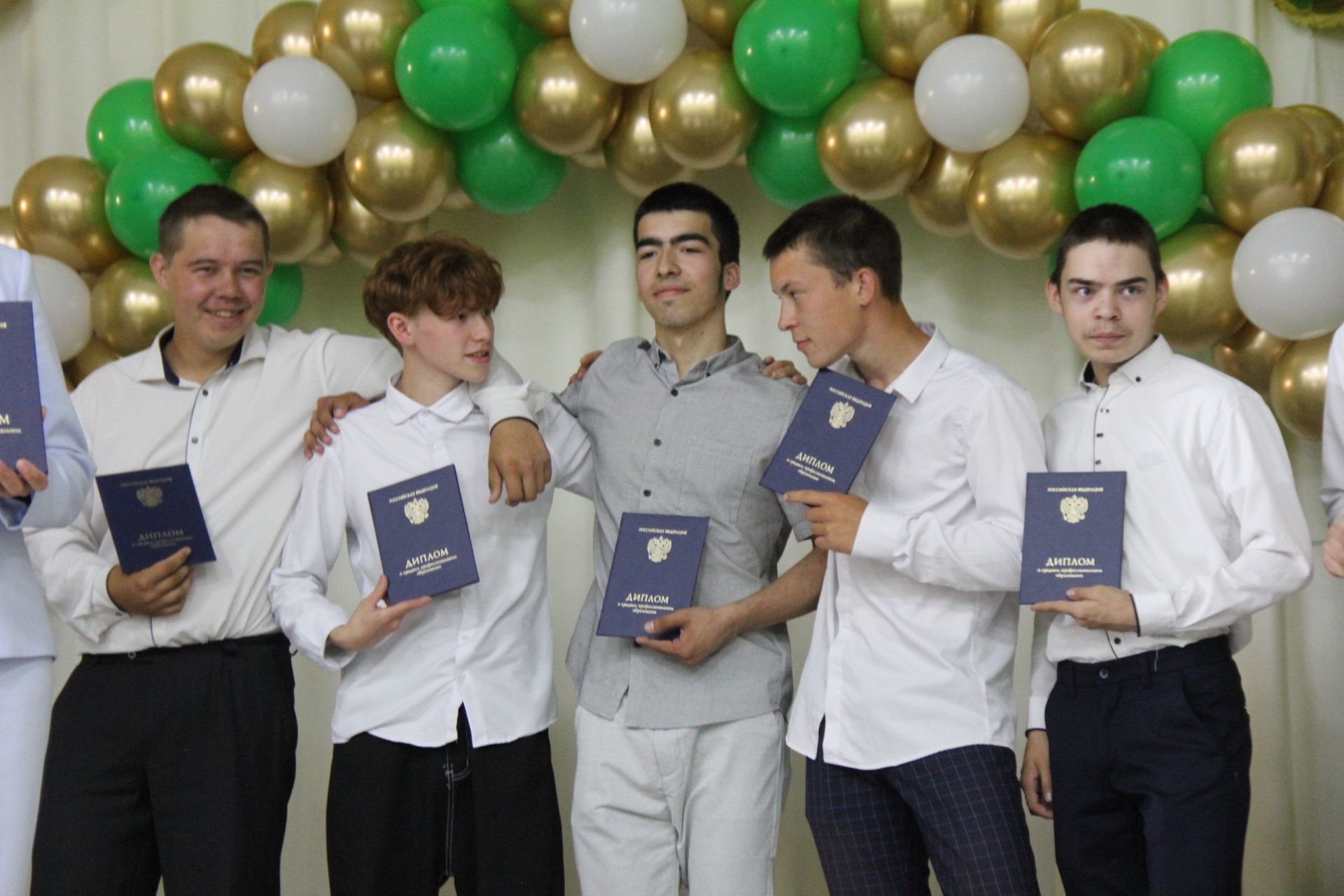 Тантаналы чыгарылыш: яңа белгечләр юлга чыкты!