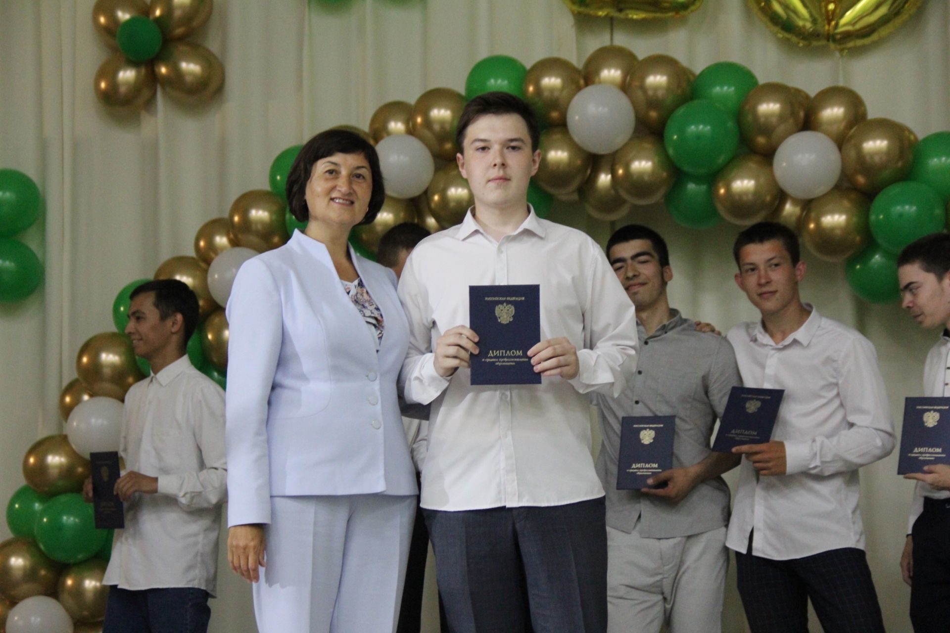 Тантаналы чыгарылыш: яңа белгечләр юлга чыкты!