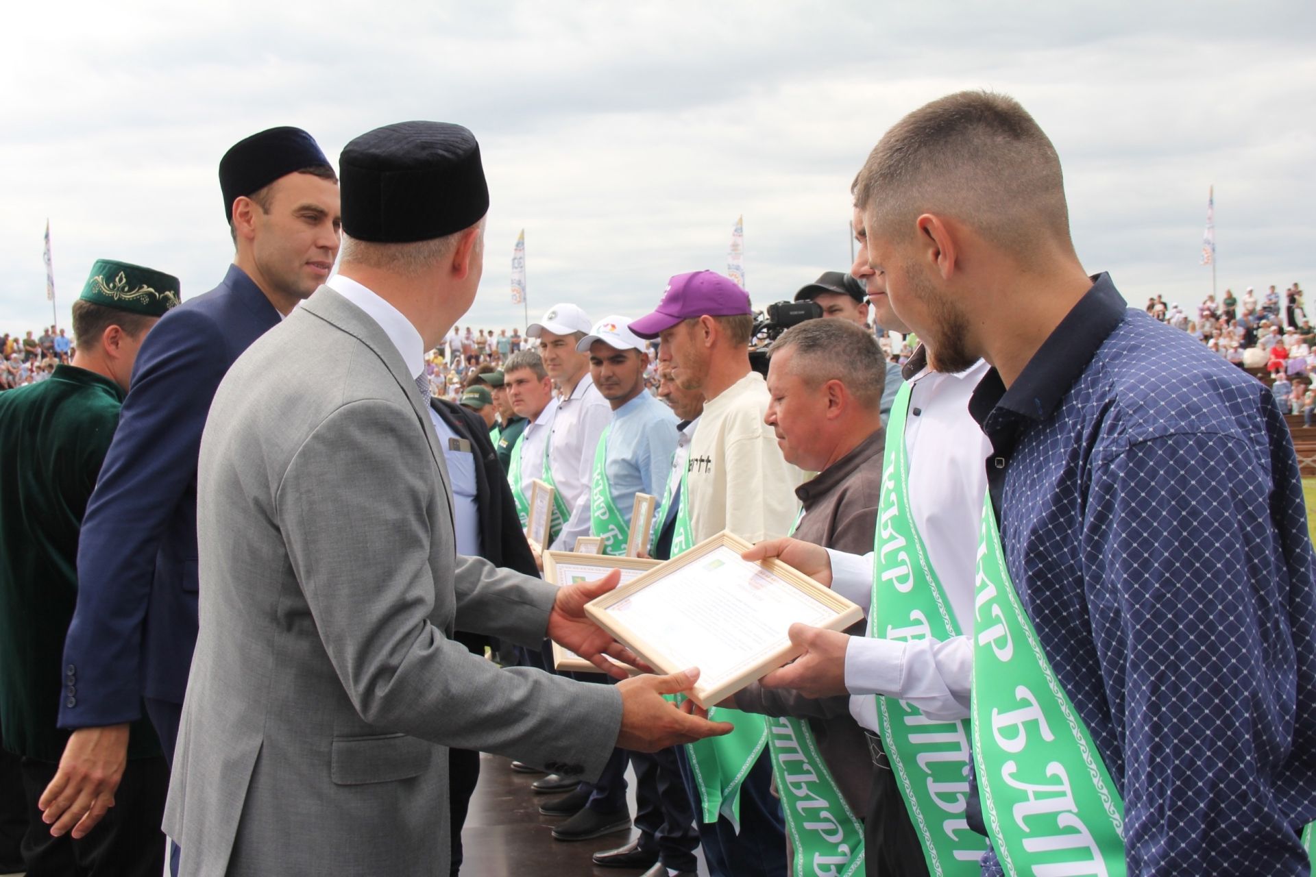 Мөслим районының кыр батырлары исемлеге