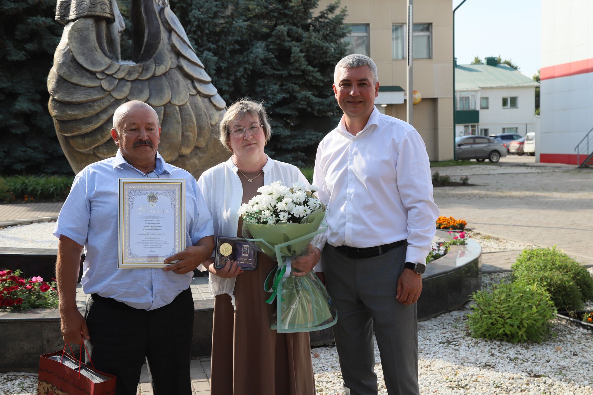 Мөслимнең «Бәхет» скверында Гаилә, мәхәббәт һәм тугрылык көненә багышланган чара үтте