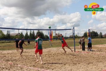 Физкультурачылар көнендә Мөслимнең «Яшьлек» стадионы ремонттан соң янәдән үз ишекләрен ачты
