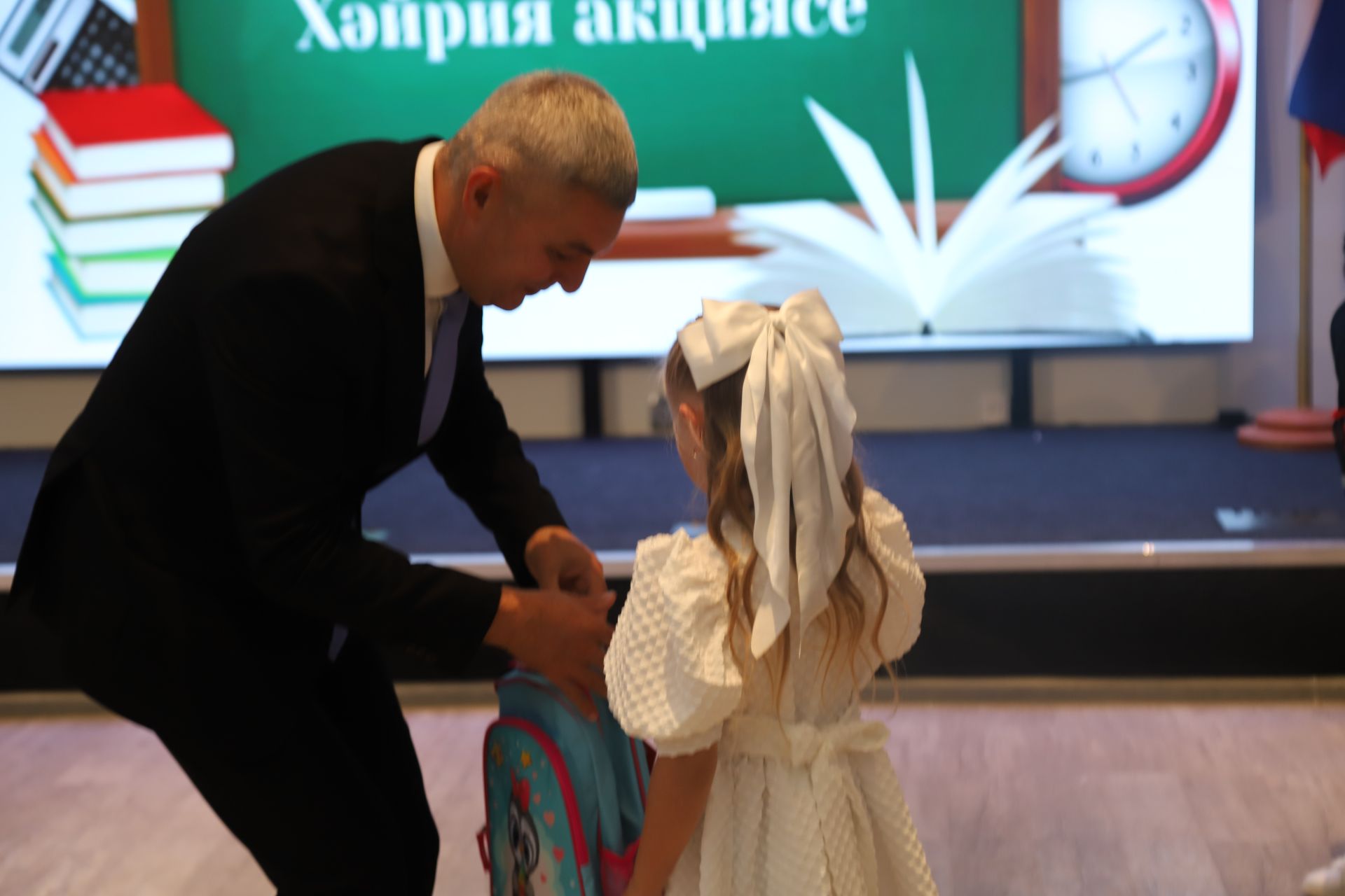«Мизгел» яшьләр үзәгендә «Мәктәпкә әзерләнергә ярдәм ит!» хәйрия акциясе кысаларында чара үтте