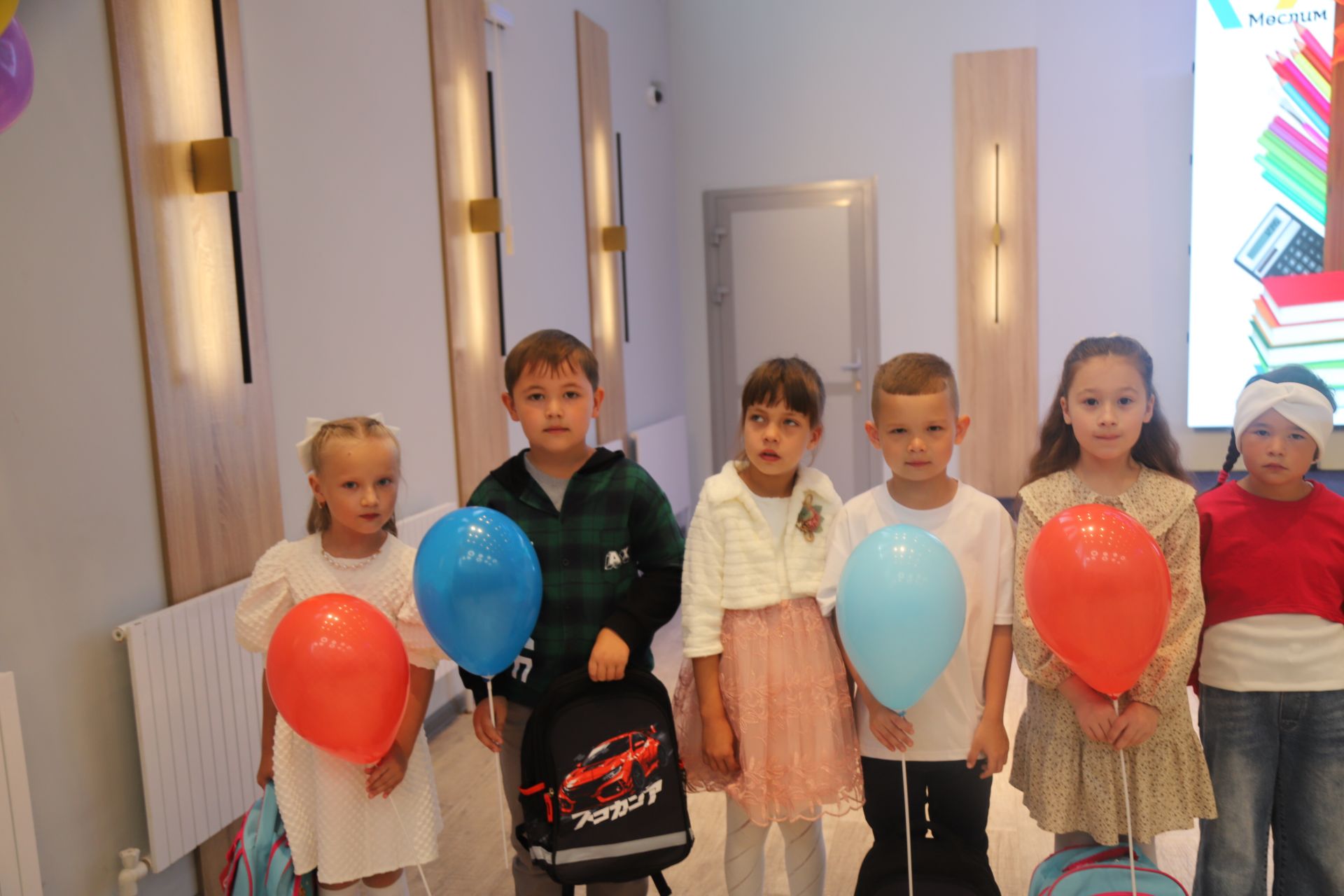 «Мизгел» яшьләр үзәгендә «Мәктәпкә әзерләнергә ярдәм ит!» хәйрия акциясе кысаларында чара үтте