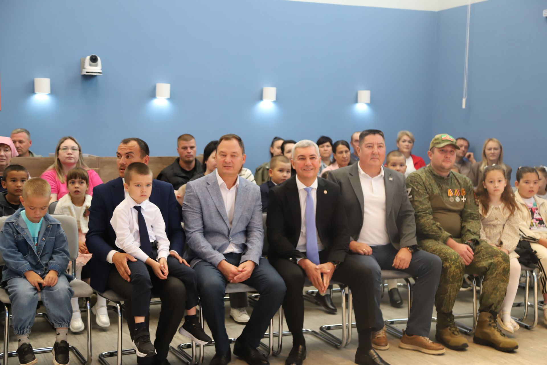«Мизгел» яшьләр үзәгендә «Мәктәпкә әзерләнергә ярдәм ит!» хәйрия акциясе кысаларында чара үтте