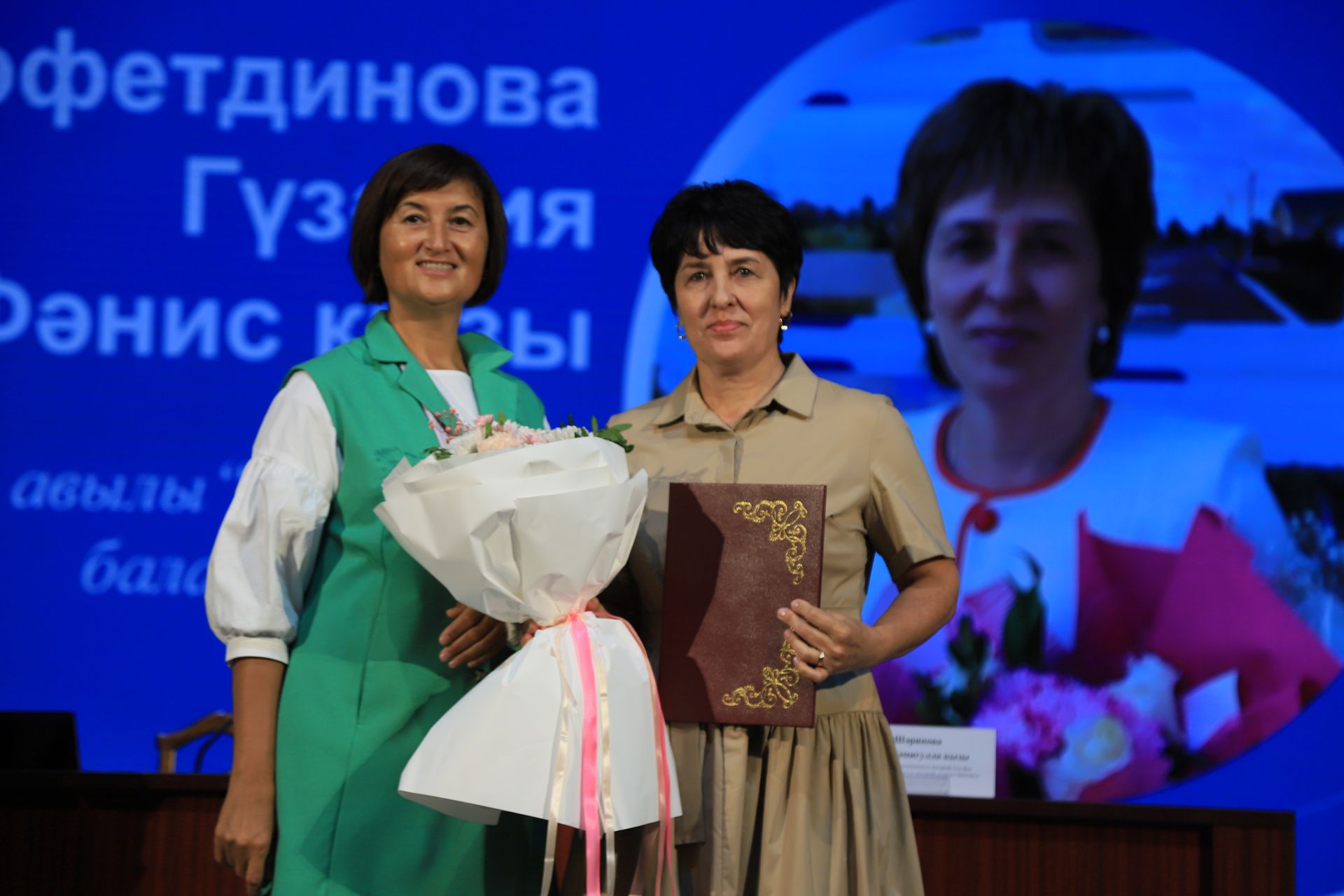 Бүген укытучылар киңәшмәсе узды