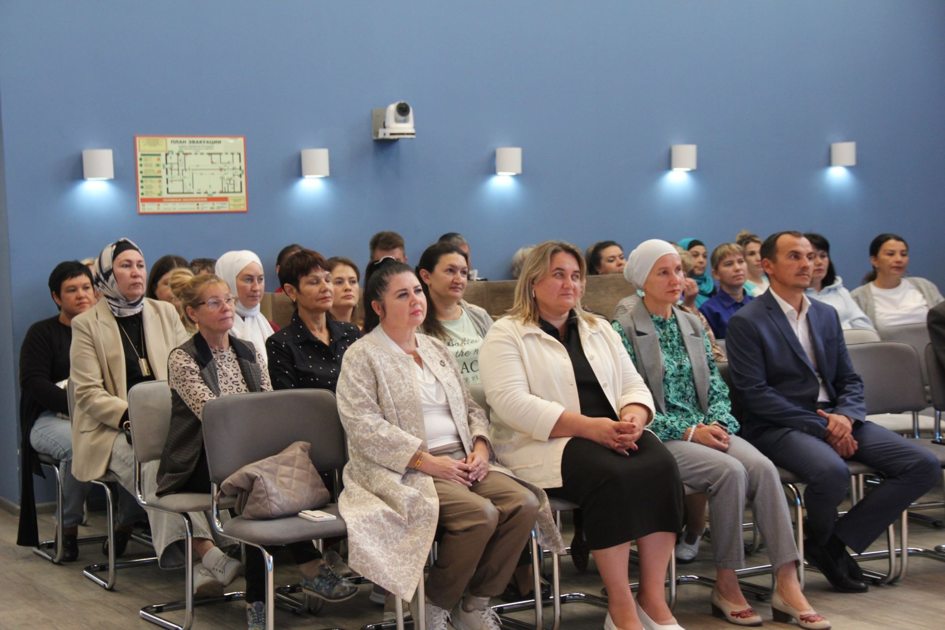 Кичә оешма-предприятеләрнең коллективлары белән очрашу узды