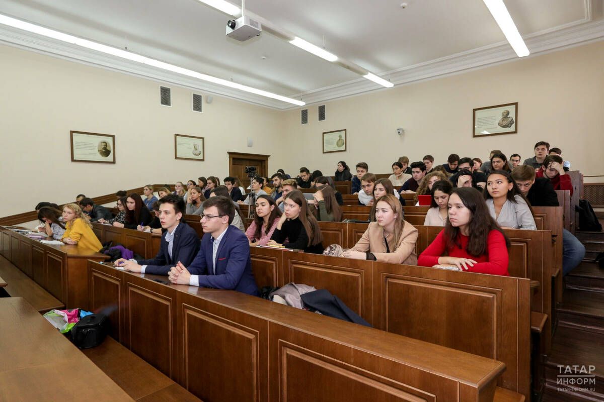 Дәүләт социаль стипендиясе: түләү күләме һәм Татарстанда аңа кемнәр хокуклы