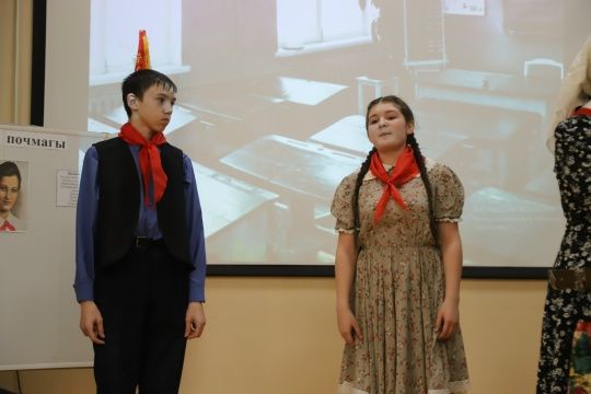 «Театр яктылыкка илтә»: район мәктәпләренең ярышы булды