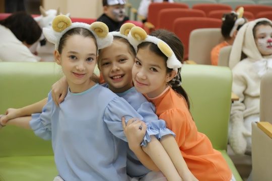 «Театр яктылыкка илтә»: район мәктәпләренең ярышы булды