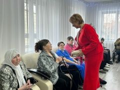 Бүген Мөслимгә ТР Хезмәт, мәшгульлек һәм социаль яклау министры Эльмира Зарипова килде