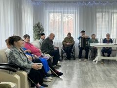 Бүген Мөслимгә ТР Хезмәт, мәшгульлек һәм социаль яклау министры Эльмира Зарипова килде