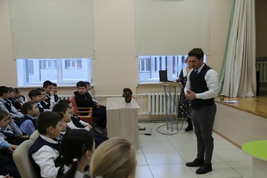 Мөслим лицее укучылары сыйныф сәгатендә «Аргамак» ат спорты комплексы тренерлары белән очрашты