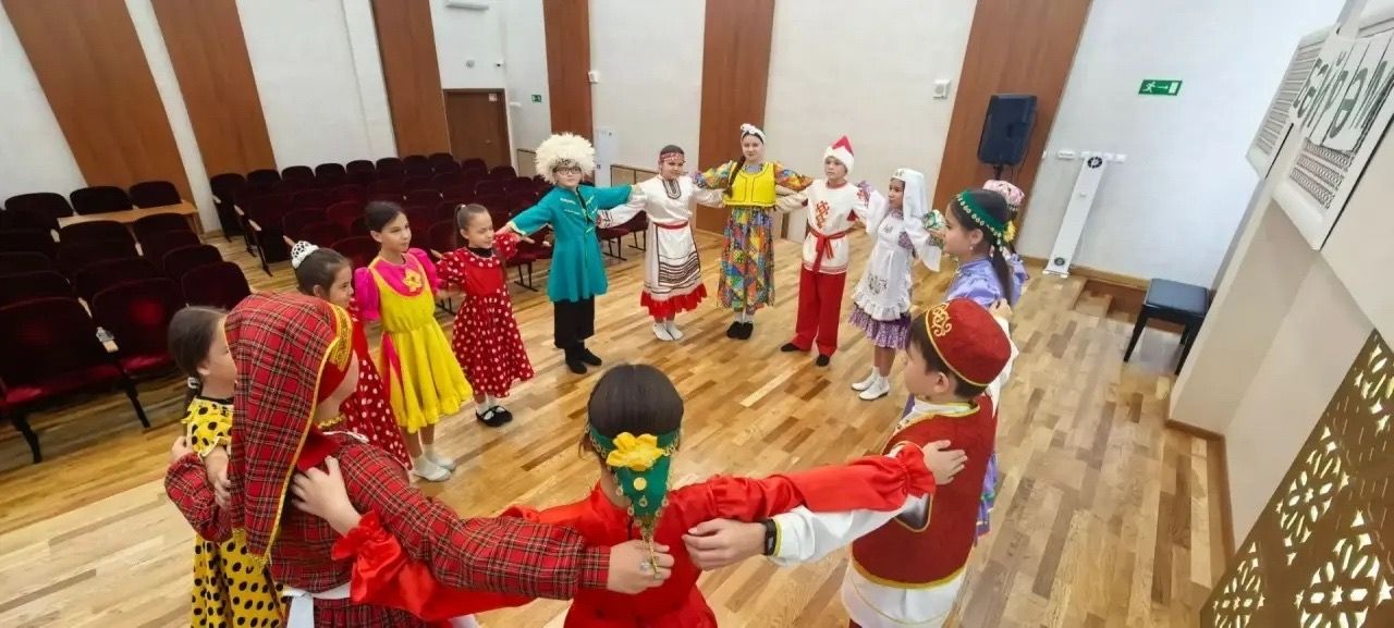 Хореография бүлегендә Халыклар бердәмлеге көне уңаеннан чара узды