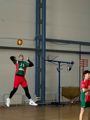 «Яшьлек» спорт сараенда волейбол ярышлары узды