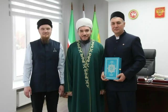 ТР мөфтиенең беренче урынбасары Илфар хәзрәт Хәсәнов районыбызда эшлекле сәфәрдә булды