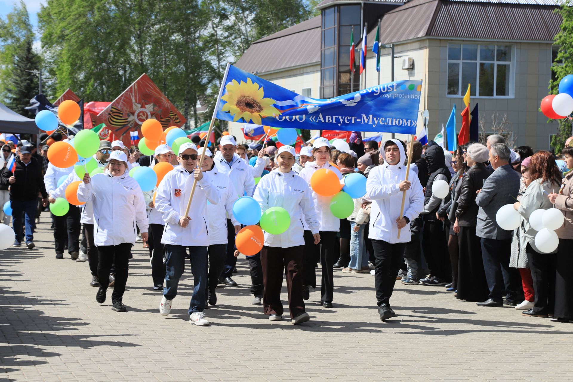Демонстрация һәм парад – Җиңү бәйрәменең иң тантаналы мизгелләре