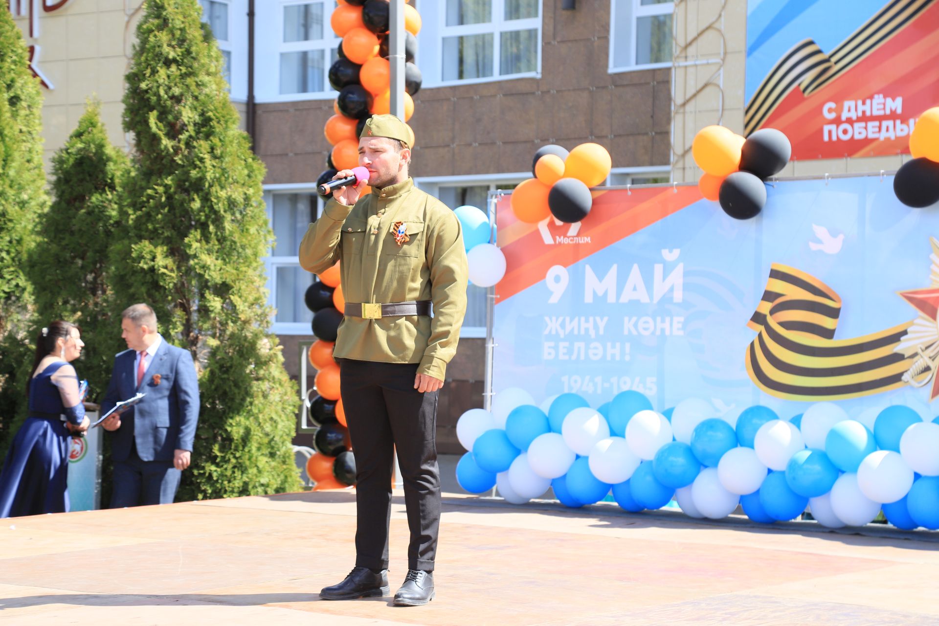 Җиңү бәйрәменнән театральләштерелгән күренеш һәм район җитәкчелеге котлавы
