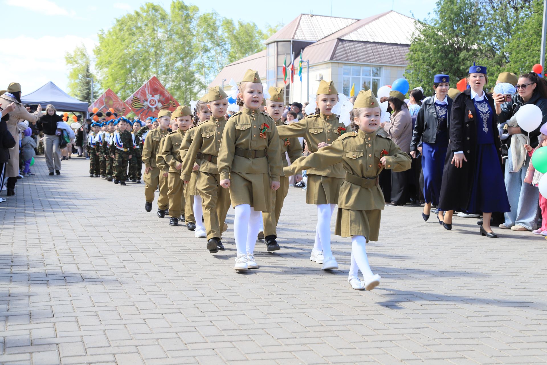 Демонстрация һәм парад – Җиңү бәйрәменең иң тантаналы мизгелләре