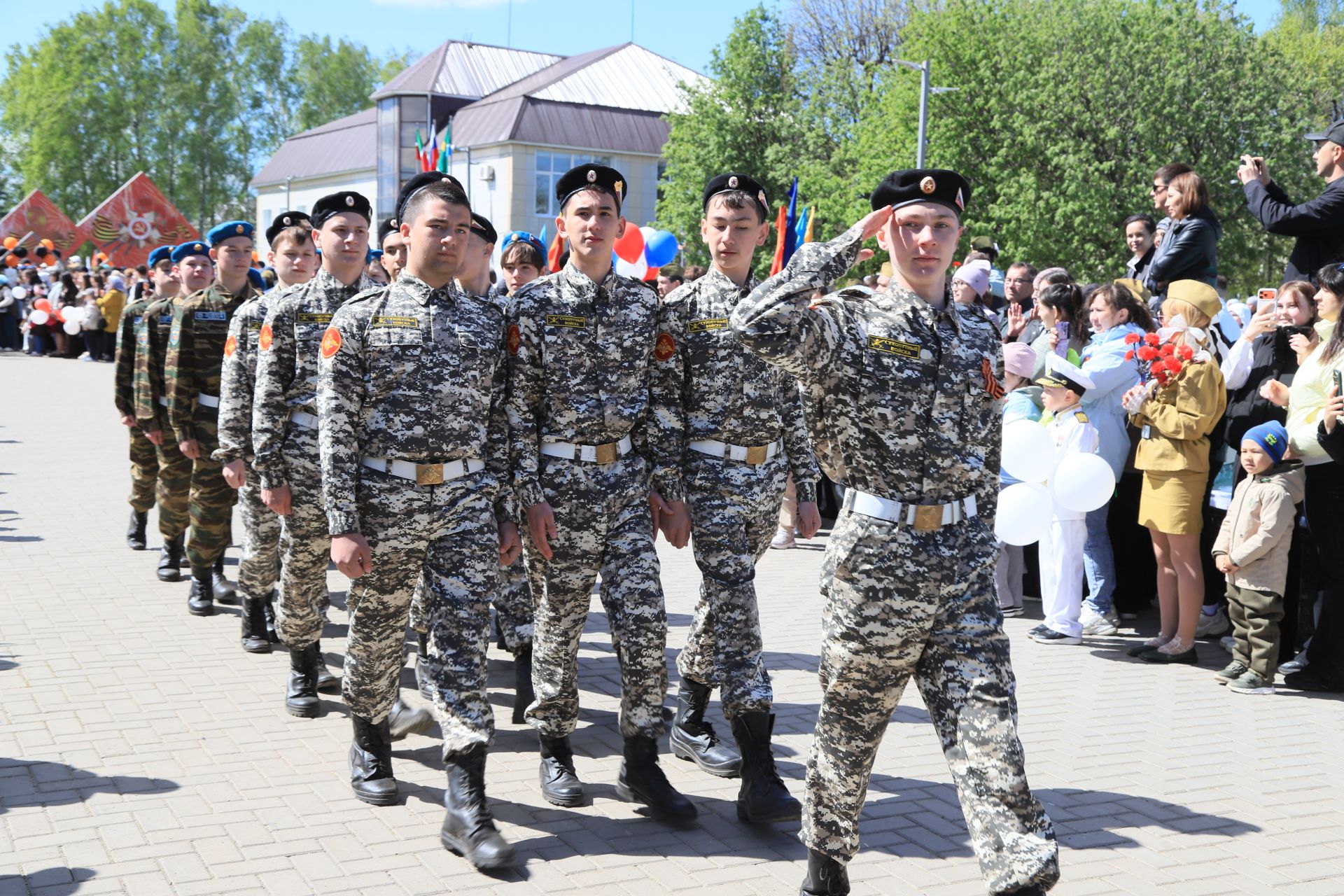 Демонстрация һәм парад – Җиңү бәйрәменең иң тантаналы мизгелләре