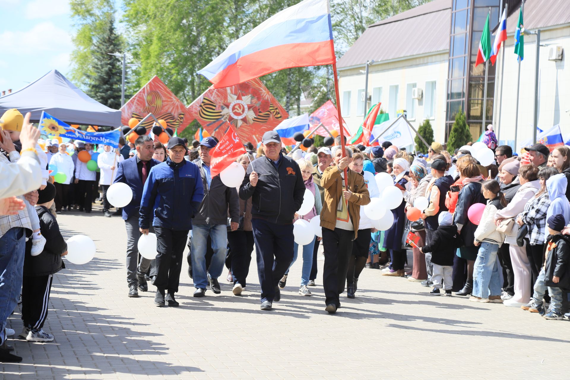 Демонстрация һәм парад – Җиңү бәйрәменең иң тантаналы мизгелләре