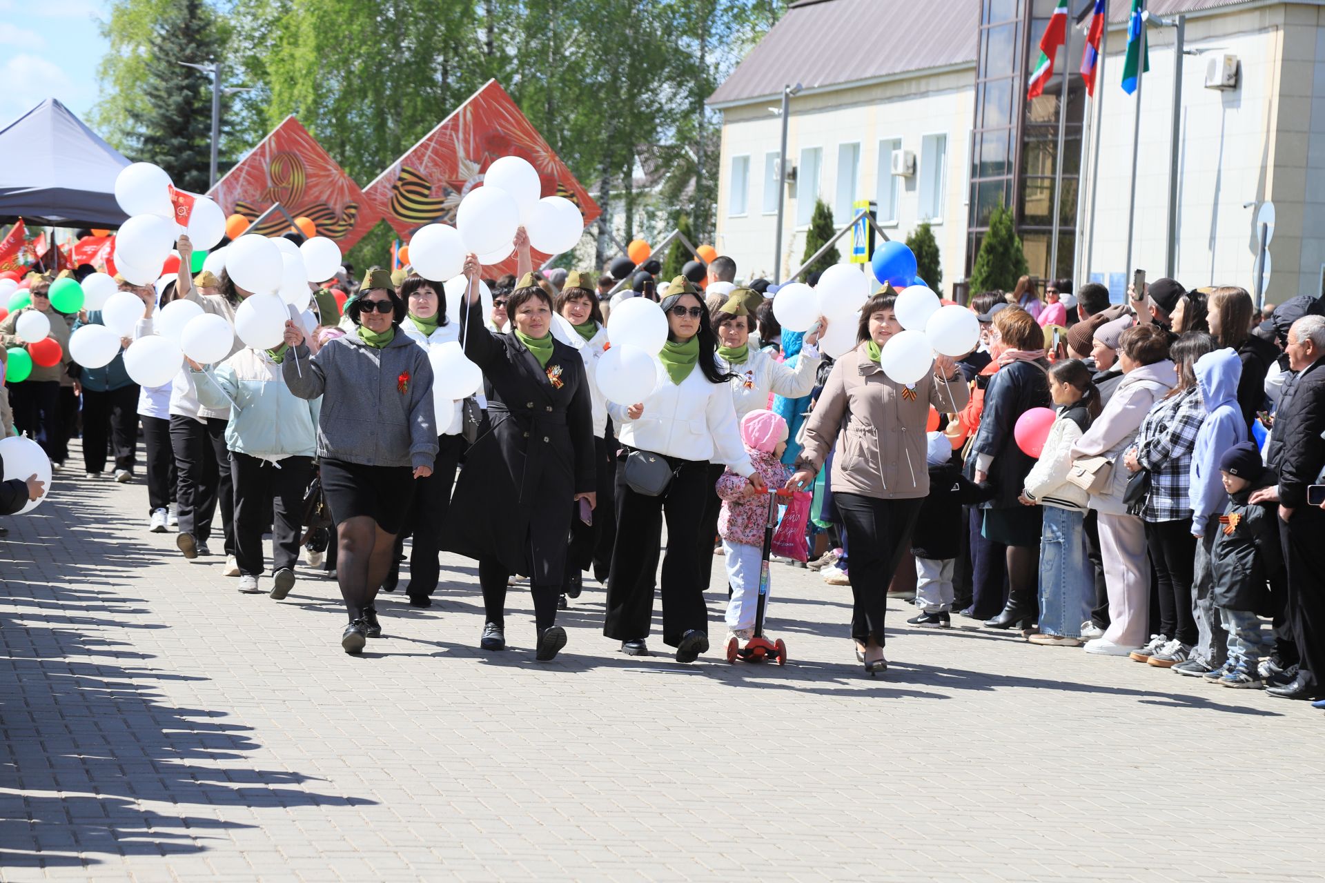 Демонстрация һәм парад – Җиңү бәйрәменең иң тантаналы мизгелләре