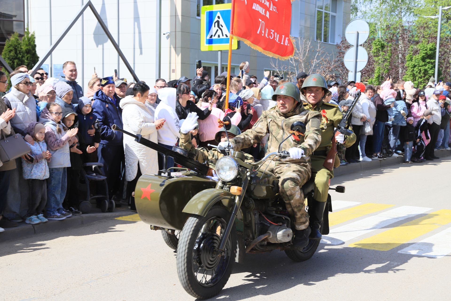 Демонстрация һәм парад – Җиңү бәйрәменең иң тантаналы мизгелләре