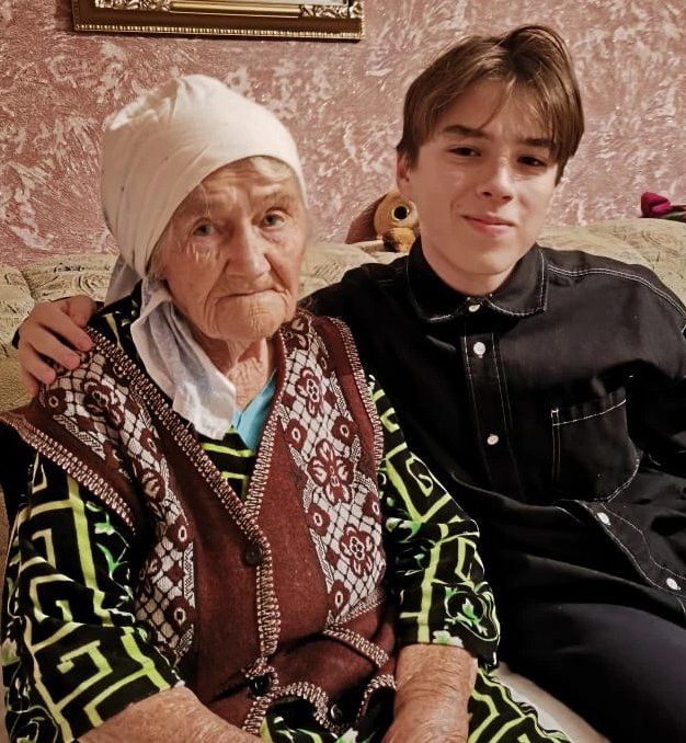 Гасыр яшьтәше Тәнфидә