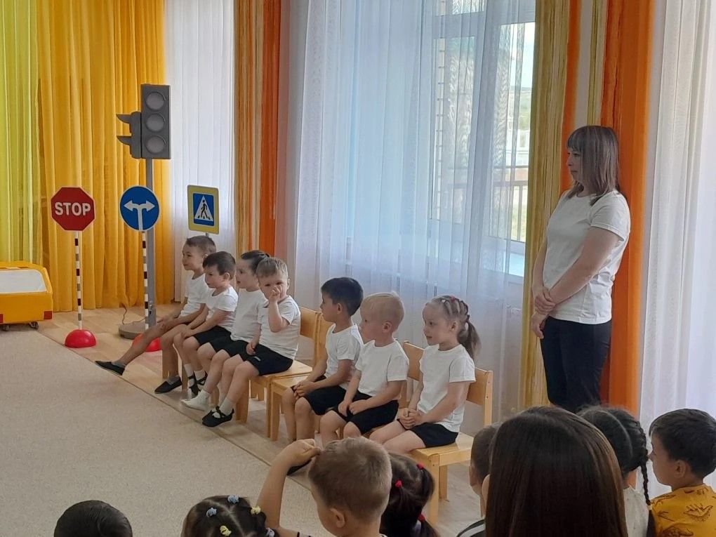 Балалар иминлеге – беренче урында: бакчада файдалы чара узды