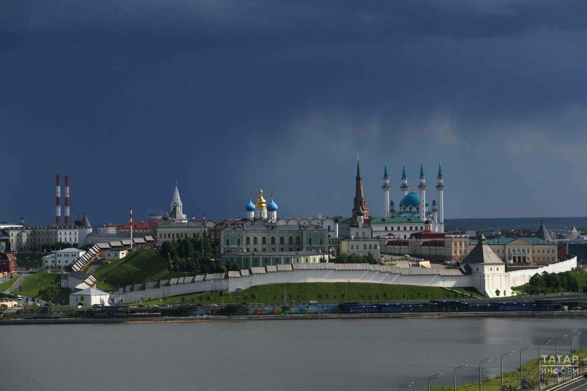 Татарстанда көчле яңгыр, боз явуы көтелә, эсселек саклана