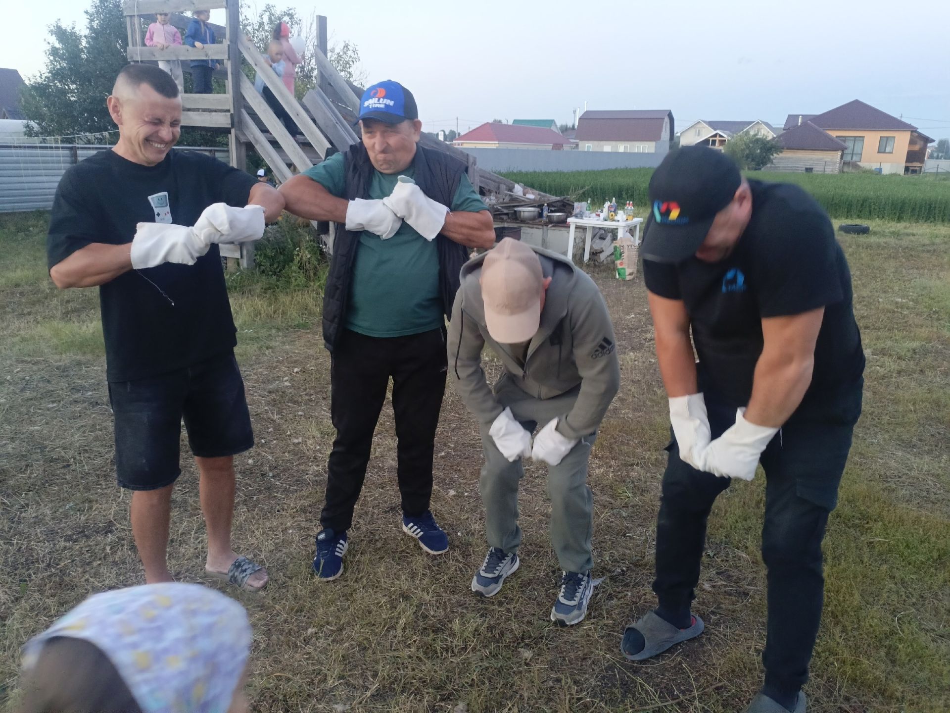 Мөслимнең Яңа урам халкы асфальтлы юл салынуны зур бәйрәмгә әверелдерде